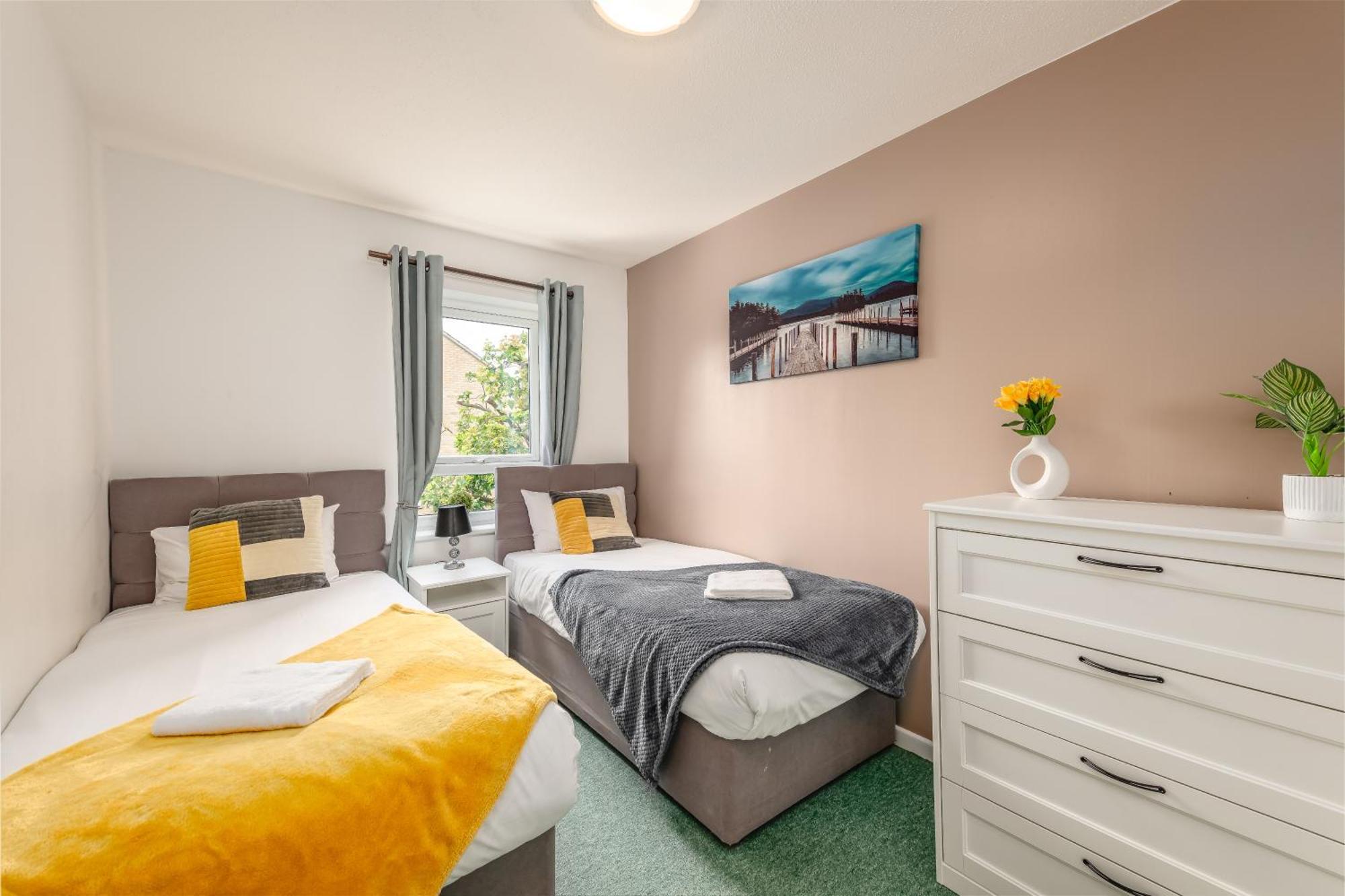 4 Bedroom House With Parking Near City Centre By Trinity Stays Short Lets & Serviced Accommodation Cambridge Exterior photo